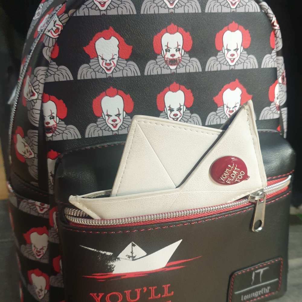 Loungefly Pennywise Minibackpack NWT Rare & Rare Matching Coin Purse